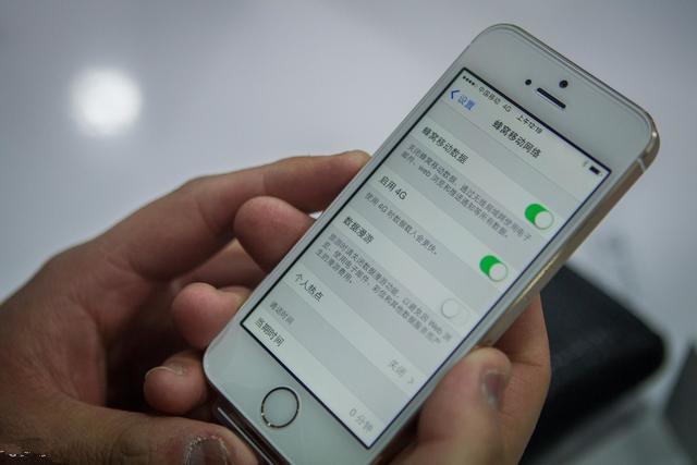 旧iPhone性能降低很卡怎么办？这样做还可以用两年